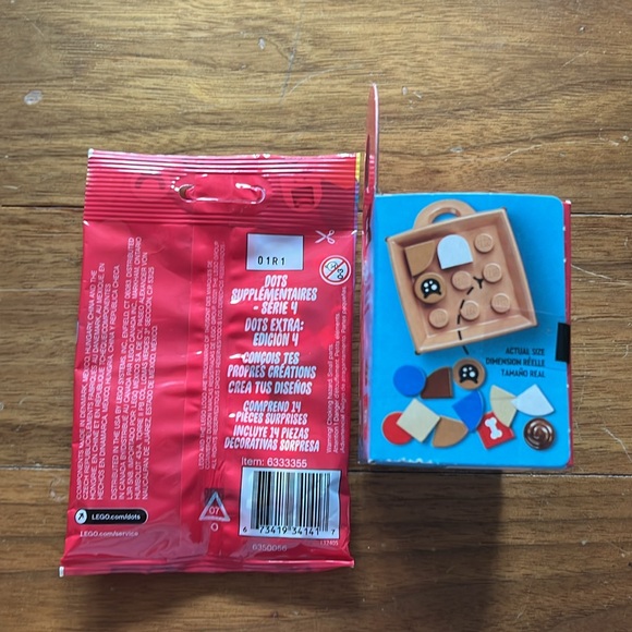 Lego Dots Dog bag tag plus extra Dots (retired) - Picture 2 of 3